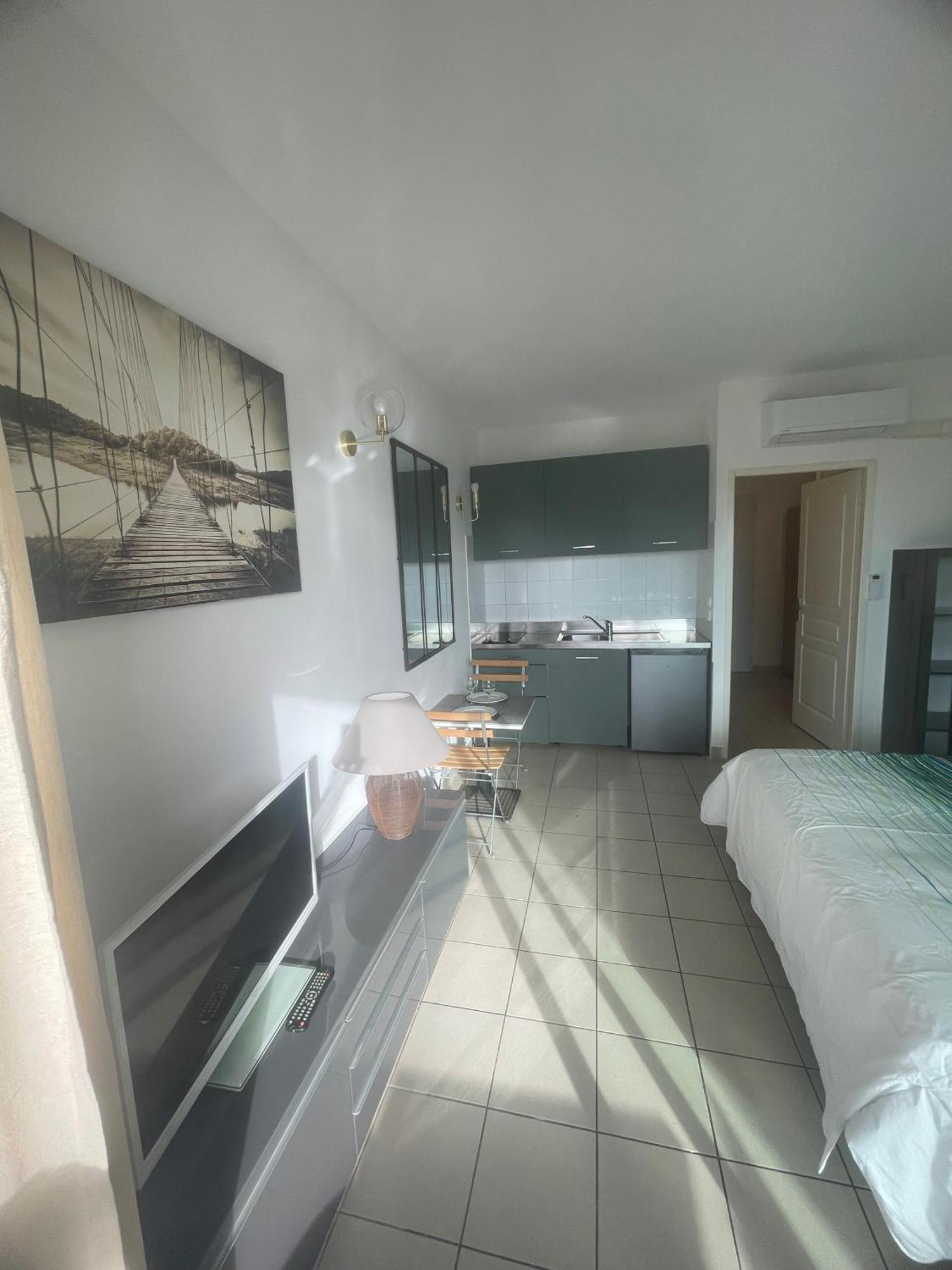 28 M2 Porticcio Centre Porticcio (Corsica)